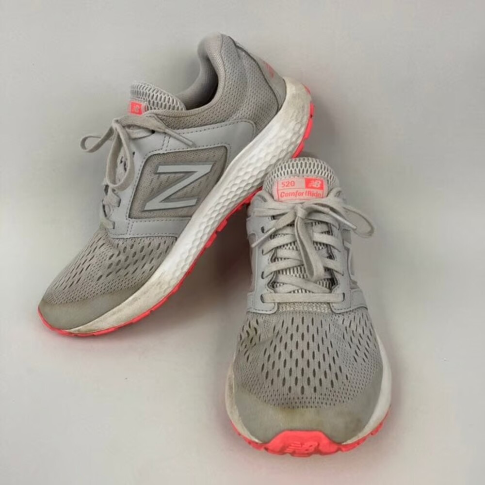 Women 7.5 D Wide New Balance 520 ComfortRide Running Shoe Sneaker - Gray / Pink